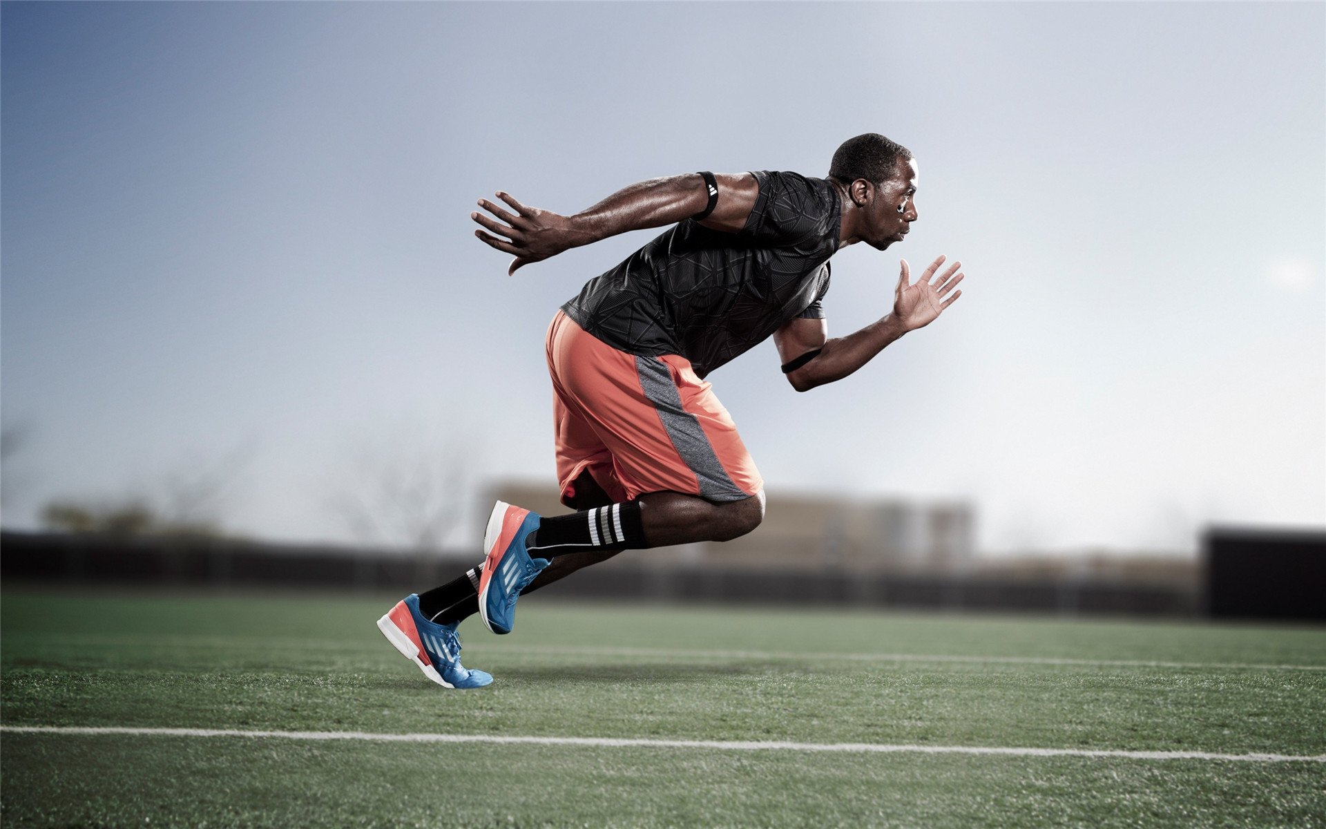 国足奋力抗争晋级，成为国际比赛八强队之一，国足 八强