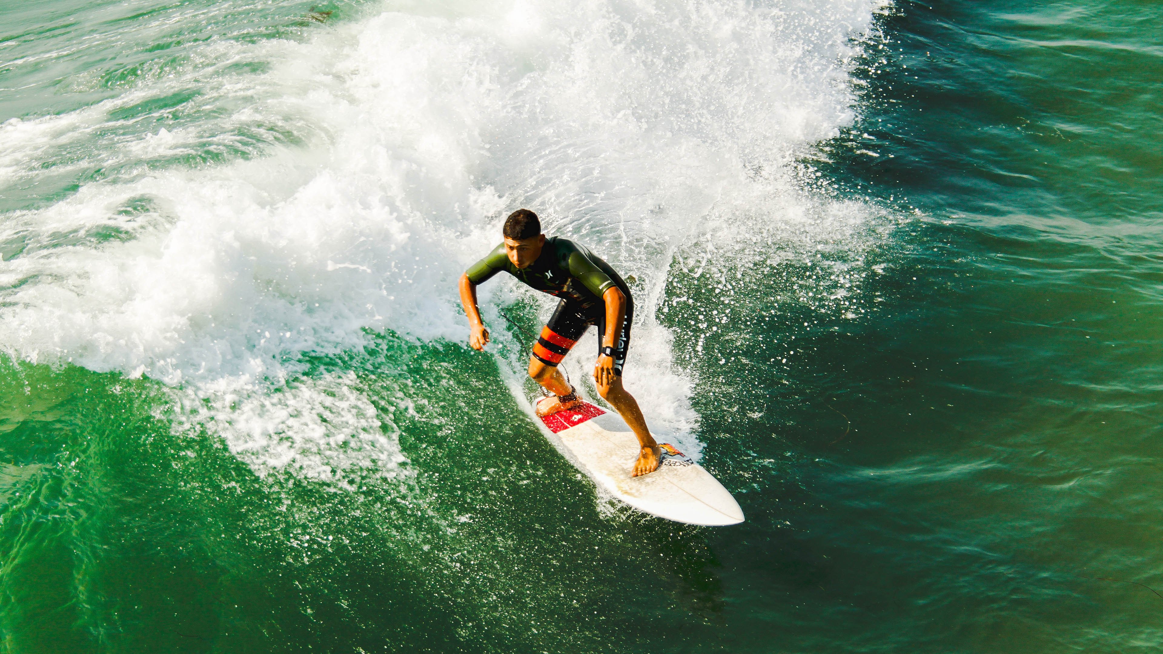 特色自行车越野赛，森林深处的速度较量，专业越野自行车特技,视频